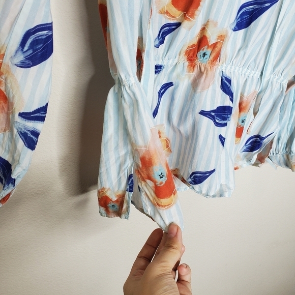 Tucker Blue V Neck Striped Floral Print Silk Tie Neck Party Blouse Top - Picture 8 of 11